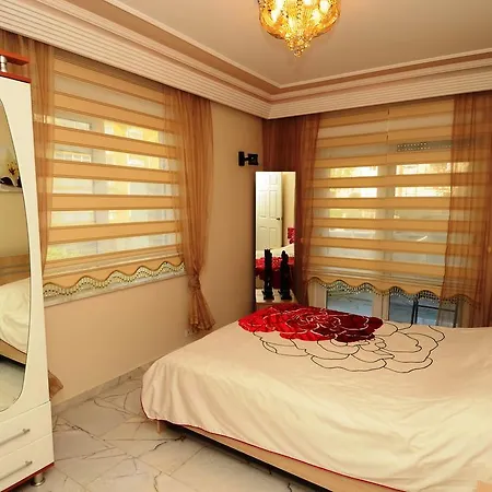 Kurt Saphir Apartment